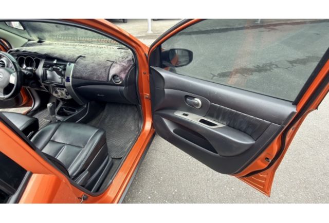 2013 Nissan Livina 1.6 S版▼在地邁向30年▼聯盟查驗鑑定▼公里數保證▼一分錢一分貨全面守護您的行車安全▼  第16張相片