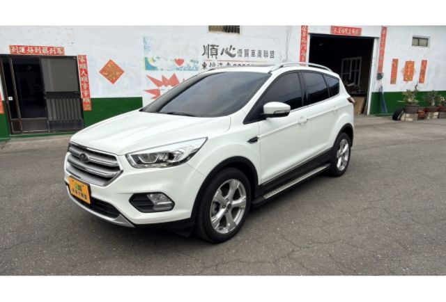 2017 Ford Kuga EcoBoost 180時尚經典型▼在地邁向30年▼100%全車無拆裝原裝鈑件▼雙聯盟查驗鑑定▼公里數保證▼一分錢一分貨全面守護您的行車安全▼  第1張相片