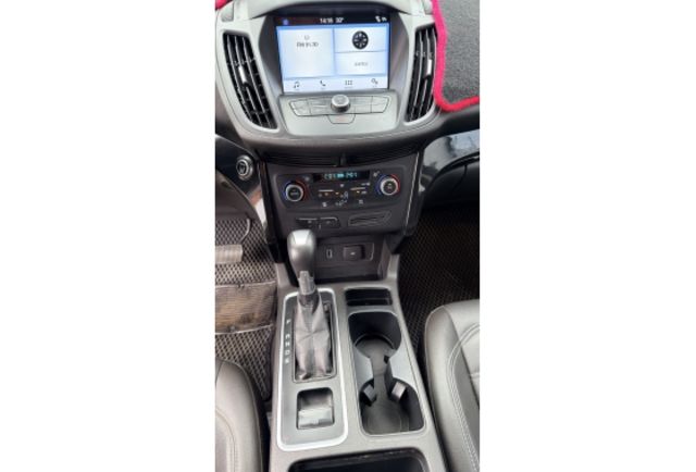 2017 Ford Kuga EcoBoost 180時尚經典型▼在地邁向30年▼100%全車無拆裝原裝鈑件▼雙聯盟查驗鑑定▼公里數保證▼一分錢一分貨全面守護您的行車安全▼  第11張相片
