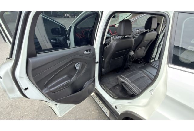 2017 Ford Kuga EcoBoost 180時尚經典型▼在地邁向30年▼100%全車無拆裝原裝鈑件▼雙聯盟查驗鑑定▼公里數保證▼一分錢一分貨全面守護您的行車安全▼  第16張相片