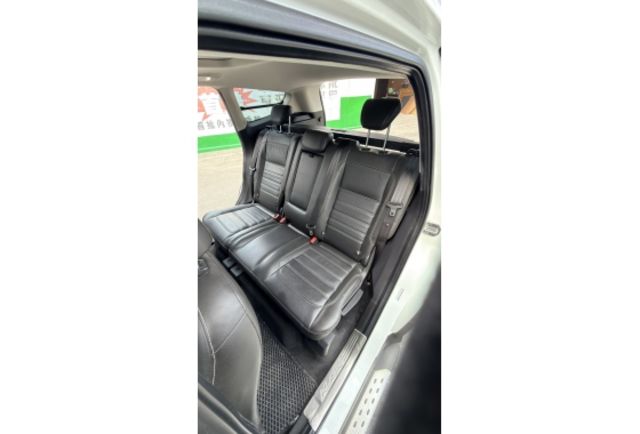2017 Ford Kuga EcoBoost 180時尚經典型▼在地邁向30年▼100%全車無拆裝原裝鈑件▼雙聯盟查驗鑑定▼公里數保證▼一分錢一分貨全面守護您的行車安全▼  第17張相片