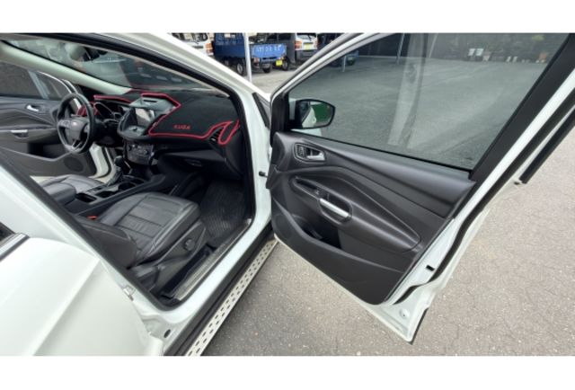 2017 Ford Kuga EcoBoost 180時尚經典型▼在地邁向30年▼100%全車無拆裝原裝鈑件▼雙聯盟查驗鑑定▼公里數保證▼一分錢一分貨全面守護您的行車安全▼  第18張相片