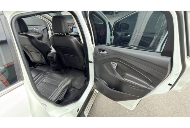2017 Ford Kuga EcoBoost 180時尚經典型▼在地邁向30年▼100%全車無拆裝原裝鈑件▼雙聯盟查驗鑑定▼公里數保證▼一分錢一分貨全面守護您的行車安全▼  第20張相片