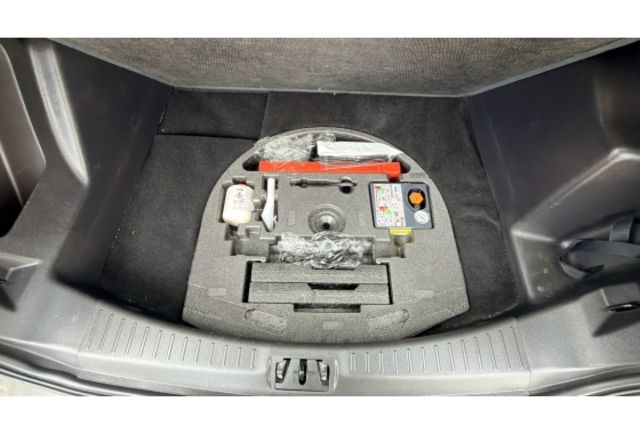 2017 Ford Kuga EcoBoost 180時尚經典型▼在地邁向30年▼100%全車無拆裝原裝鈑件▼雙聯盟查驗鑑定▼公里數保證▼一分錢一分貨全面守護您的行車安全▼  第23張相片