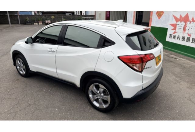 2016 Honda HR-V 1.8 VTi-S▼在地邁向30年▼100%全車無拆裝原裝鈑件▼雙聯盟查驗鑑定▼公里數保證▼一分錢一分貨全面守護您的行車安全▼  第6張相片