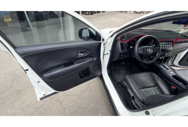 2016 Honda HR-V 1.8 VTi-S▼在地邁向30年▼100%全車無拆裝原裝鈑件▼雙聯盟查驗鑑定▼公里數保證▼一分錢一分貨全面守護您的行車安全▼  第13張相片