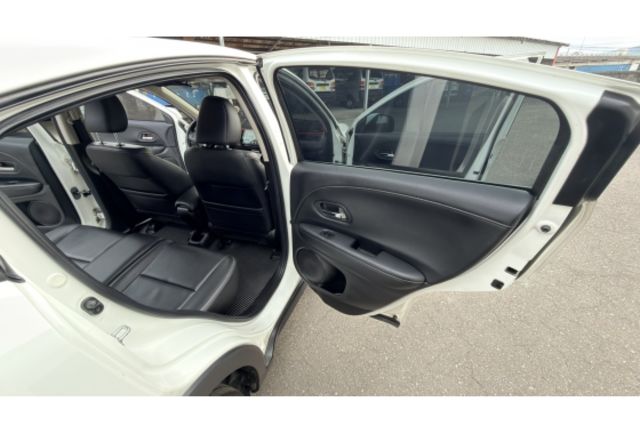 2016 Honda HR-V 1.8 VTi-S▼在地邁向30年▼100%全車無拆裝原裝鈑件▼雙聯盟查驗鑑定▼公里數保證▼一分錢一分貨全面守護您的行車安全▼  第19張相片