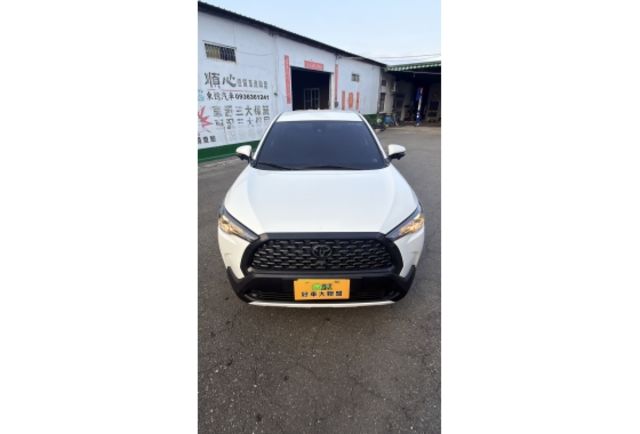 2021 Toyota Corolla Cross 1.8豪華▼在地邁向30年▼100%全車無拆裝原裝鈑件▼雙聯盟查驗鑑定▼公里數保證▼一分錢一分貨全面守護您的行車安全▼  第2張相片