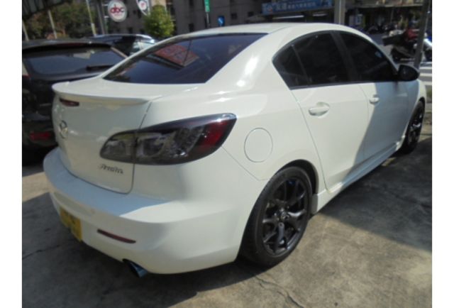 Mazda MAZDA3  第5張相片