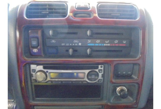 Toyota HIACE  第8張相片