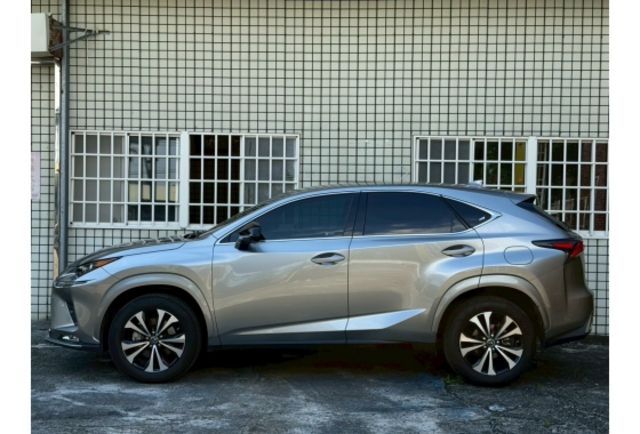 入主Lexus不用百萬｜2021Lexus NX200 ｜Ｆ Sport套件｜環景｜跟車｜電動尾門｜電動座椅｜盲點  第5張相片