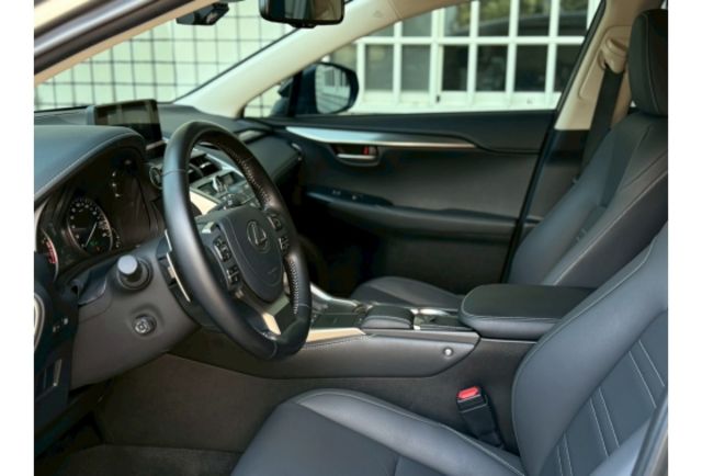 入主Lexus不用百萬｜2021Lexus NX200 ｜Ｆ Sport套件｜環景｜跟車｜電動尾門｜電動座椅｜盲點  第6張相片