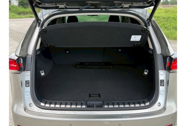 入主Lexus不用百萬｜2021Lexus NX200 ｜Ｆ Sport套件｜環景｜跟車｜電動尾門｜電動座椅｜盲點  第17張相片