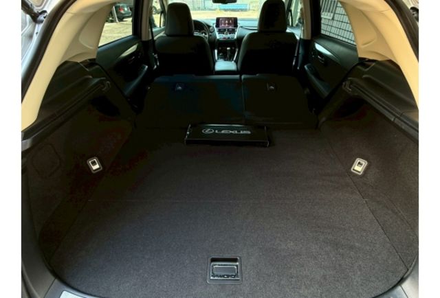 入主Lexus不用百萬｜2021Lexus NX200 ｜Ｆ Sport套件｜環景｜跟車｜電動尾門｜電動座椅｜盲點  第18張相片