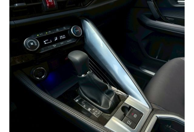 2024『原廠保固』Yaris Cross潮玩頂配版、8氣囊、電尾門、ＡＣＣ跟車、盲點  第10張相片