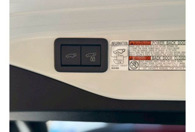 2024『原廠保固』Yaris Cross潮玩頂配版、8氣囊、電尾門、ＡＣＣ跟車、盲點  第11張相片