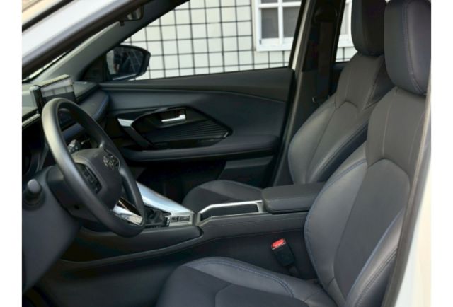 2024『原廠保固』Yaris Cross潮玩頂配版、8氣囊、電尾門、ＡＣＣ跟車、盲點  第14張相片