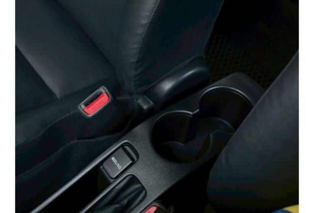 【原廠保固至2026年11月】才跑2.4萬保持如新車/雙色鋁圈/原版件認證車／九氣囊／藍芽主機螢幕/倒車顯影／光感應頭燈/電折後視鏡  第9張相片