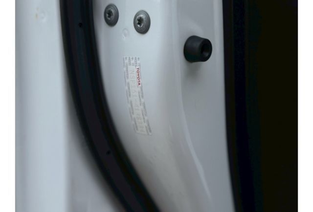 【原廠保固至2026年11月】才跑2.4萬保持如新車/雙色鋁圈/原版件認證車／九氣囊／藍芽主機螢幕/倒車顯影／光感應頭燈/電折後視鏡  第20張相片