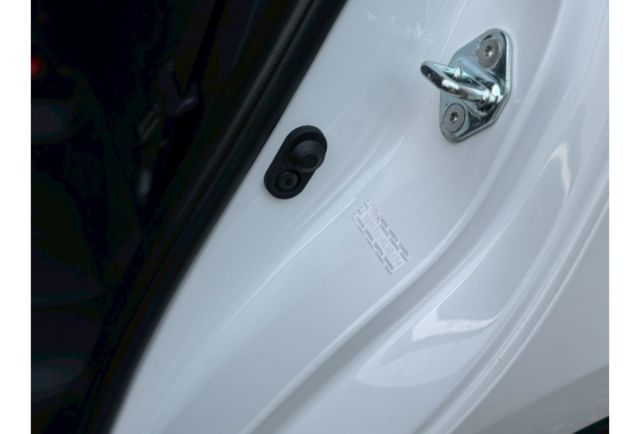 【原廠保固至2026年11月】才跑2.4萬保持如新車/雙色鋁圈/原版件認證車／九氣囊／藍芽主機螢幕/倒車顯影／光感應頭燈/電折後視鏡  第22張相片