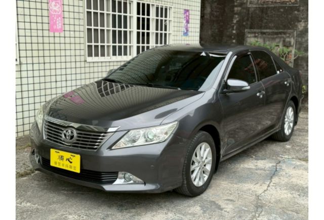 2012年 Toyota神車Camry｜超少里程12萬、原版認證車、導航安卓機、前後雷達、恆溫空調、行車記錄器、ＨＩＤ頭燈、  第1張相片