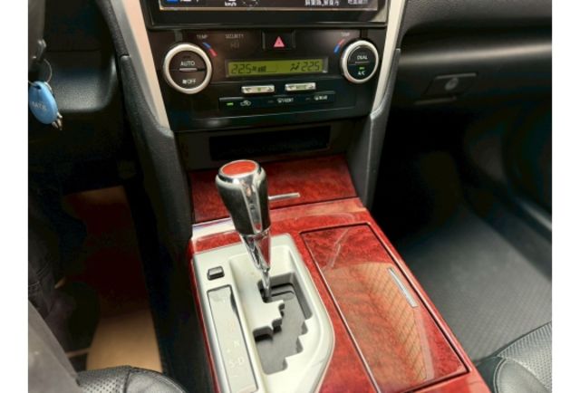 2012年 Toyota神車Camry｜超少里程12萬、原版認證車、導航安卓機、前後雷達、恆溫空調、行車記錄器、ＨＩＤ頭燈、  第14張相片