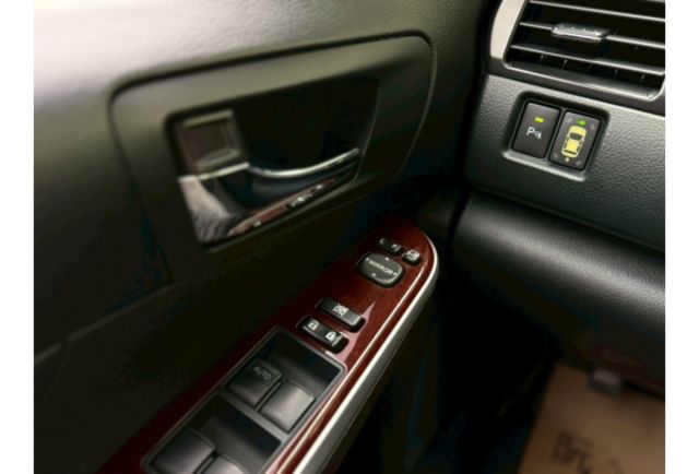 2012年 Toyota神車Camry｜超少里程12萬、原版認證車、導航安卓機、前後雷達、恆溫空調、行車記錄器、ＨＩＤ頭燈、  第16張相片