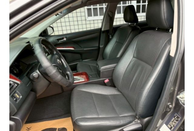 2012年 Toyota神車Camry｜超少里程12萬、原版認證車、導航安卓機、前後雷達、恆溫空調、行車記錄器、ＨＩＤ頭燈、  第22張相片