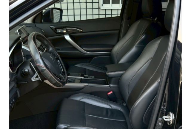 20日本原裝進口/前後八顆雷達/CarPlay/電動座椅/電熱椅/恆溫/換檔撥片/全車原鈑件/跟車/車道偏移系統/1.5渦輪引擎  第7張相片