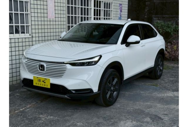 2023 HRV Prestige 頂級尊榮版/感應足踢電尾門/ACC跟車/車道偏移/盲區影像系統/前後停車雷達/前後光感應LED燈/ikey摸門/CarPlay雙系統  第1張相片