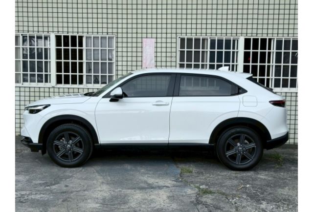 2023 HRV Prestige 頂級尊榮版/感應足踢電尾門/ACC跟車/車道偏移/盲區影像系統/前後停車雷達/前後光感應LED燈/ikey摸門/CarPlay雙系統  第2張相片