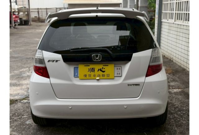 FIT小鋼炮/跑少年均7500km/車況超好原版件/升級四輪胎框/升級尾翼音響/市區好停車  第14張相片