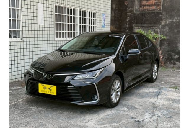 霸氣黑神車Ａ/車況優里程僅4.5萬/ACC跟車/車道偏移/恆溫/後座空調/原鈑件認證車  第1張相片