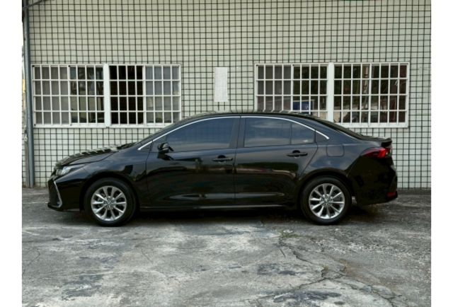 霸氣黑神車Ａ/車況優里程僅4.5萬/ACC跟車/車道偏移/恆溫/後座空調/原鈑件認證車  第2張相片