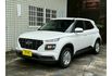 新車入庫｜2023/5 Hyundai Venue 白色｜售價 45.8 萬倒車雷達 /光感應頭燈 /電動收折後視鏡 /多功能方向盤 /胎壓偵測系統 /6具安全氣囊/iSOFIX兒童安全座椅固  第1張縮圖