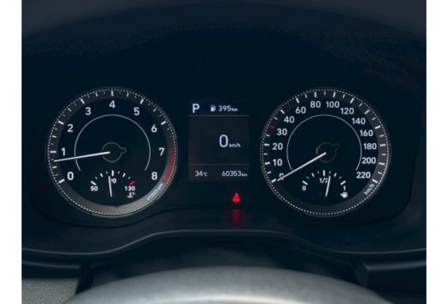 新車入庫｜2023/5 Hyundai Venue 白色｜售價 45.8 萬倒車雷達 /光感應頭燈 /電動收折後視鏡 /多功能方向盤 /胎壓偵測系統 /6具安全氣囊/iSOFIX兒童安全座椅固  第9張相片