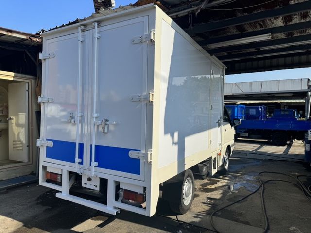 Mitsubishi Delica  第8張相片