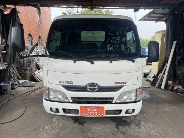 Hino 300  第6張相片