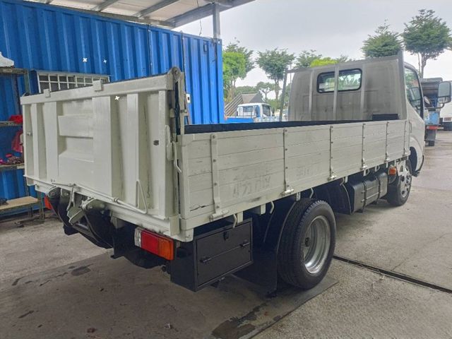Hino 300  第10張相片