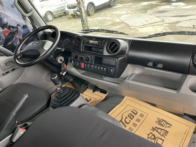 Hino 300  第1張相片