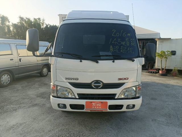 Hino 300  第3張相片