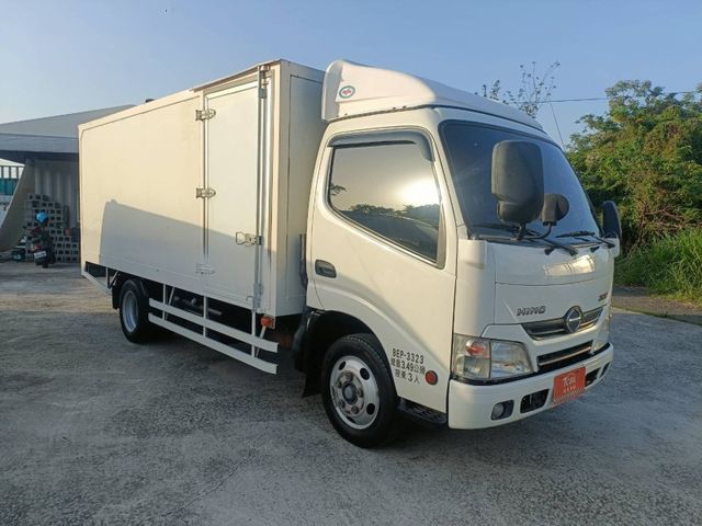Hino 300  第4張相片