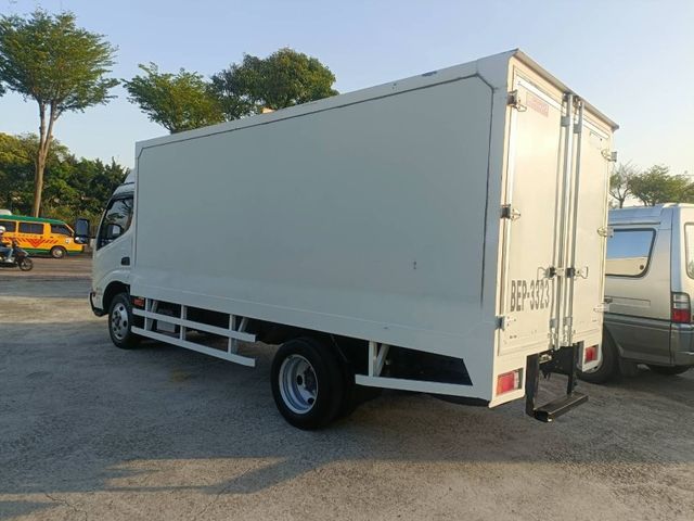 Hino 300  第5張相片
