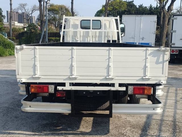 Hino 300  第6張相片