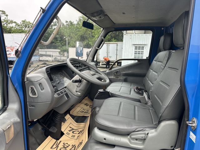 Mitsubishi Canter  第9張相片