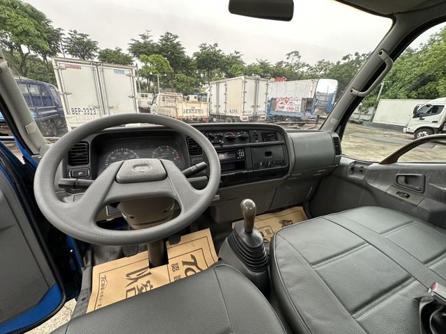 Mitsubishi Canter  第10張相片