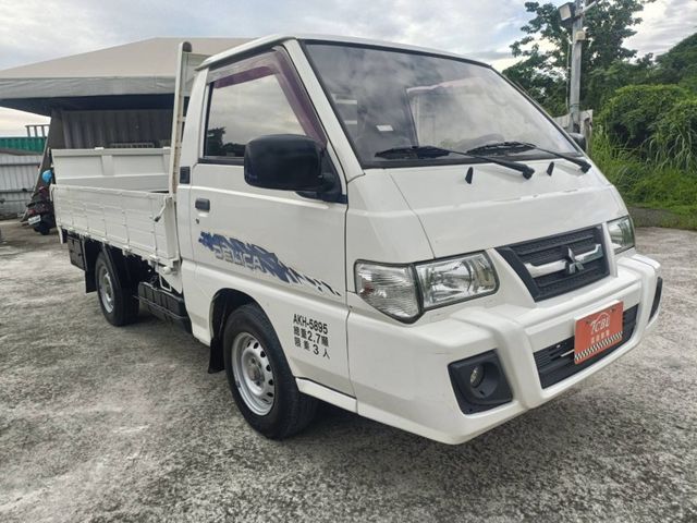 (實車實照實價)2016年/車況佳/里程跑少/雙折尾門/全車原鈑件  第4張相片