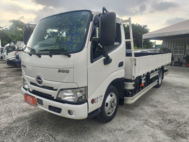 Hino 300  第1張相片