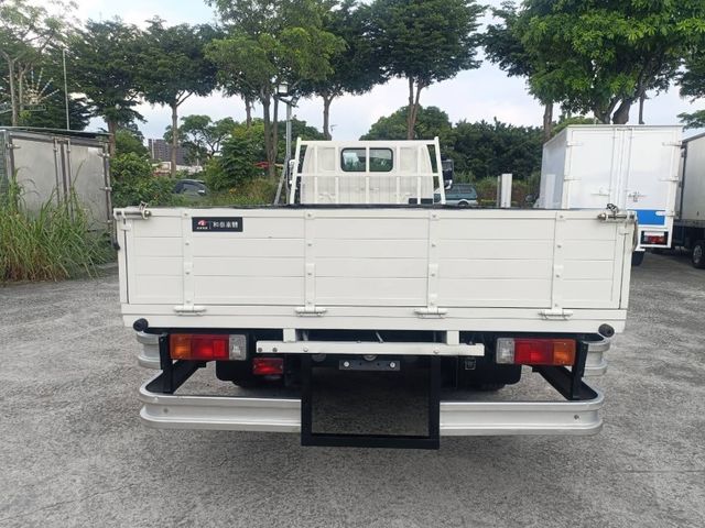 Hino 300  第7張相片