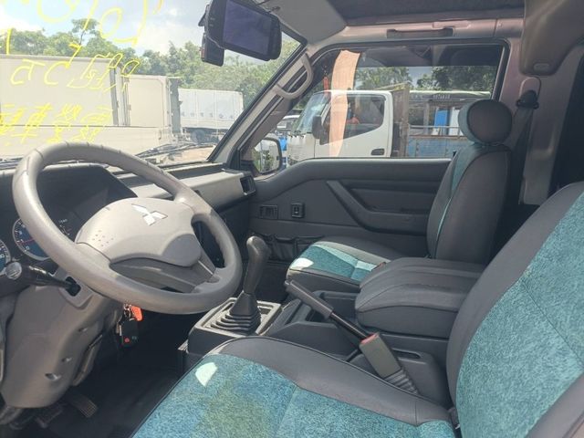 Mitsubishi Delica  第8張相片